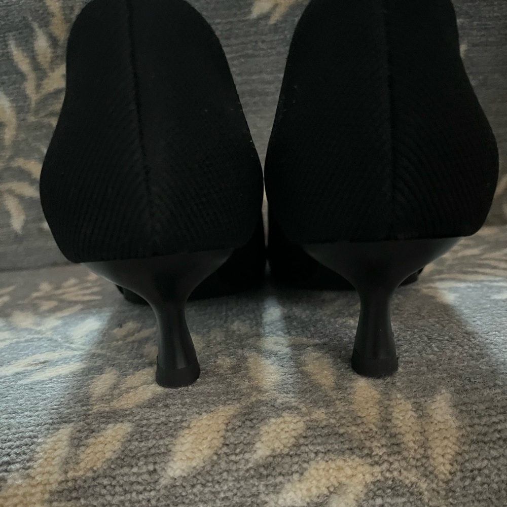 Sizzle 7 VIVAIA Scarlett kitten heels.